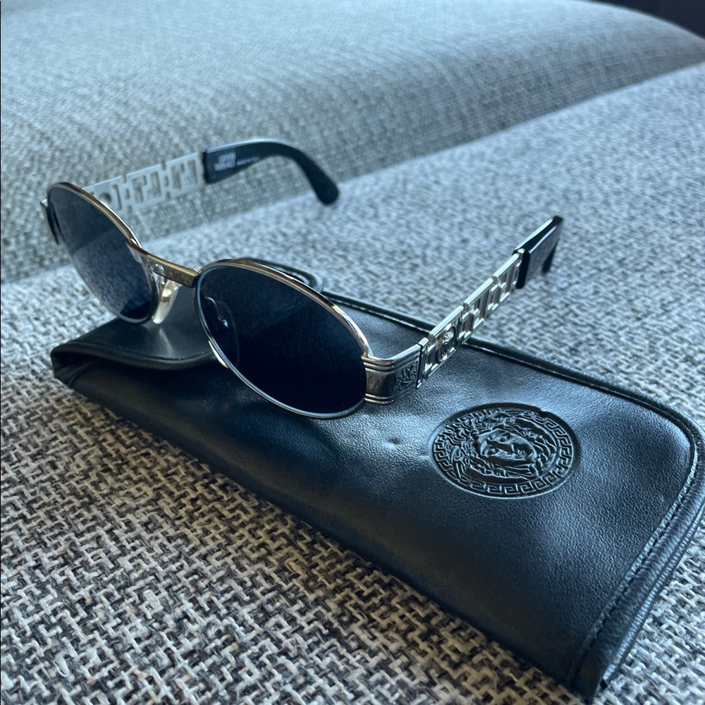 Vintage Gianni Versace sunglasses 🔴PRICE FIRM